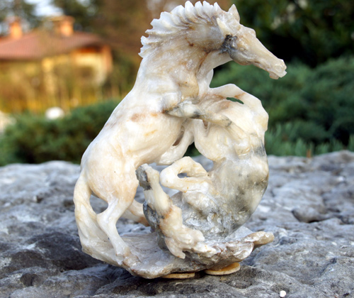Reiterstatue aus Bardiglio di Carrara (Stein)