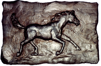 Cavallo su lastra di bronzo argentato